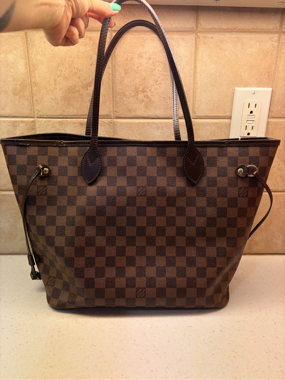 Louis Vuitton Neverfull MM WITH POUCH!! - Picture 6 of 17